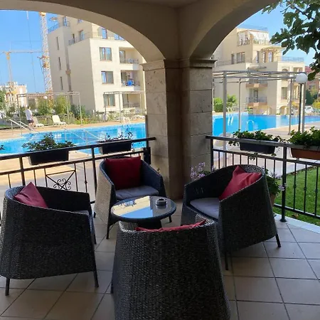 Neuwertiges Sorrento Sole Mare * Święty Włas